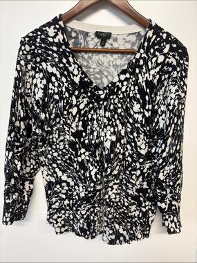 Talbots Black & White V-Neck Pleated Knit Blouse